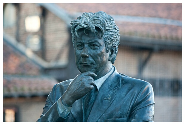 Ken Follett