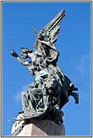 Monumento de la Plaza de la Virgen Blanca