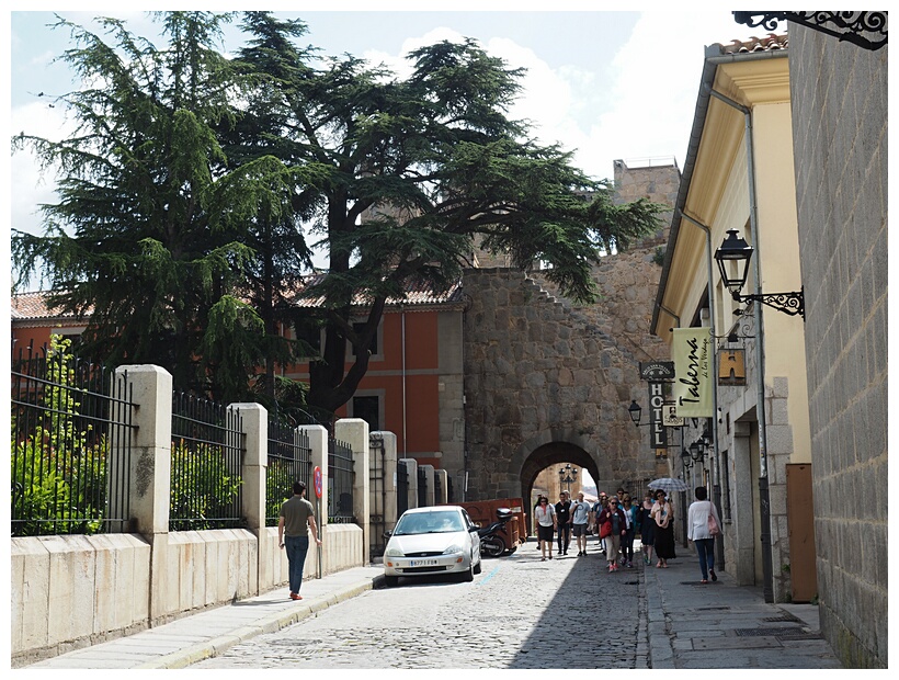 Puerta de San Vicente