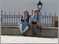 Marivi y Mercedes