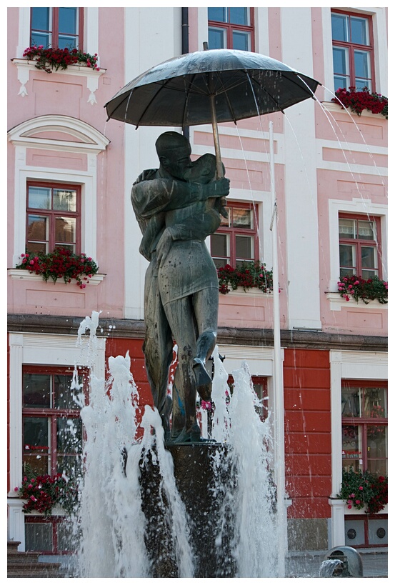 Kissing Students