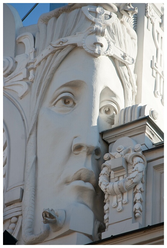 Giant Head