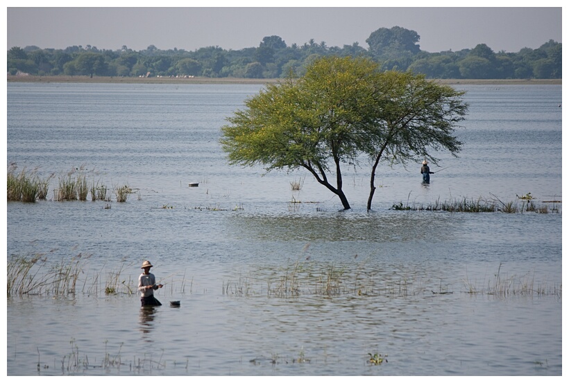 Taungthaman Lake 