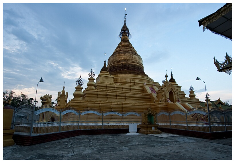 Kuthodaw Pagoda