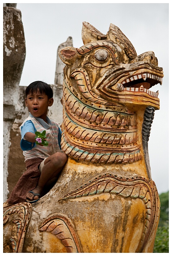 Riding a Chinthe