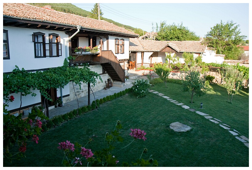 Osmarski Houses
