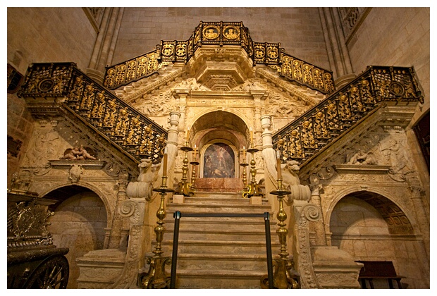 Escalera Dorada