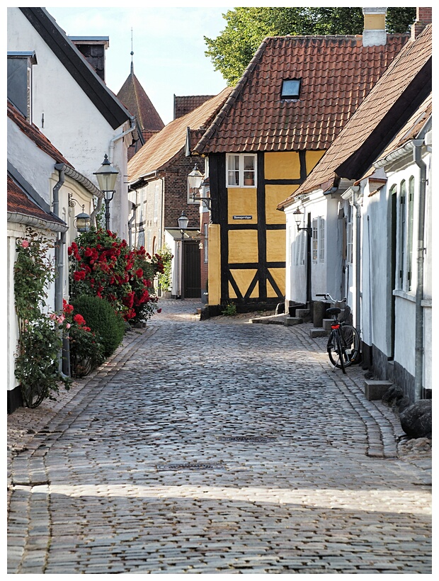 Small Alley