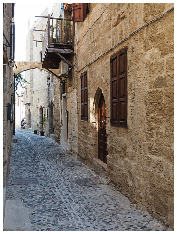 Old Town Alleyway