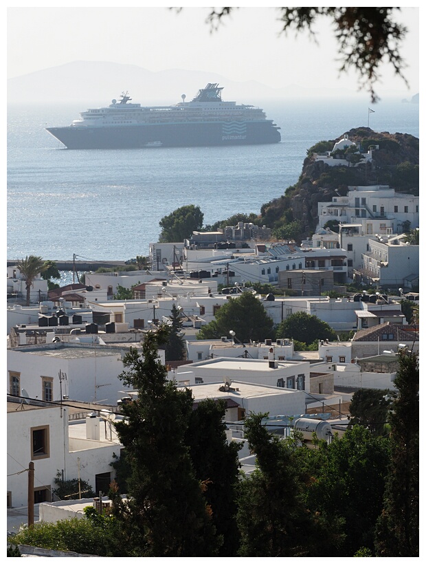Cruise Ship