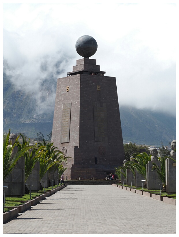 Monumento La Mitad del Mundo