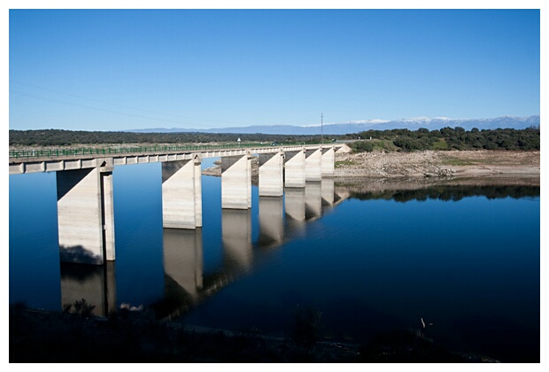 Puente sobre el Embalse