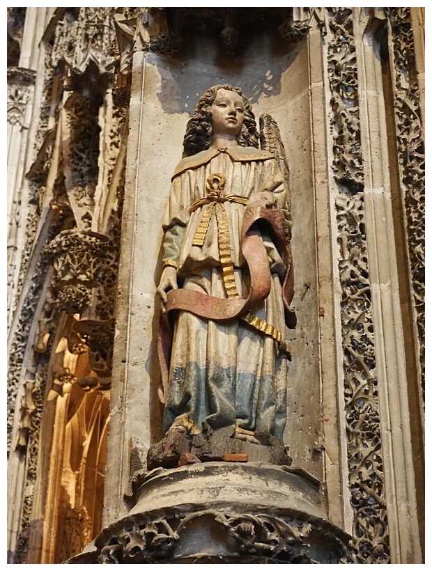 Polychromatic Statue