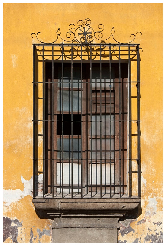 Ventana Colonial