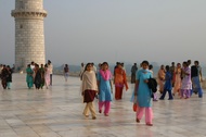 Visitors of Taj Mahal