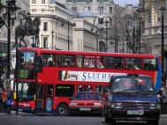 Trafico en Trafalgar Square