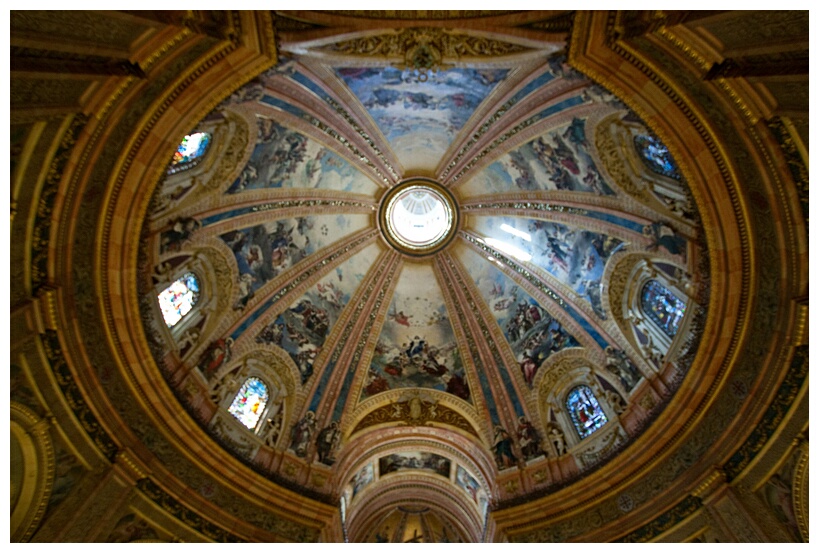 Interior e la Cpula de San Francisco el Grande