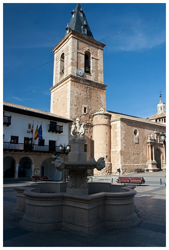 Fuente e Iglesia