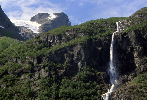 Briksdalsbreen