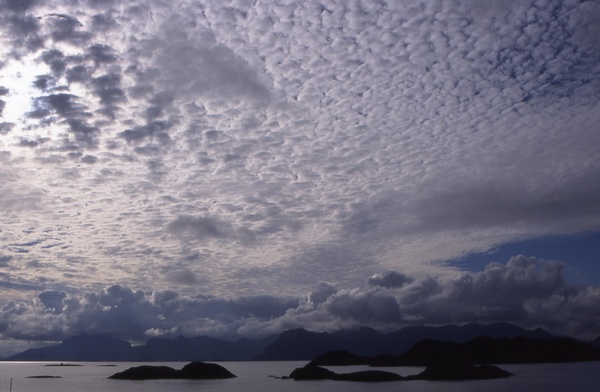 Henningsvr Sky
