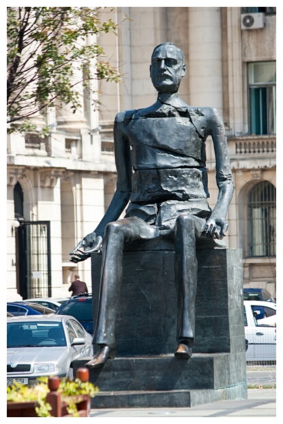 Iuliu Maniu Statue