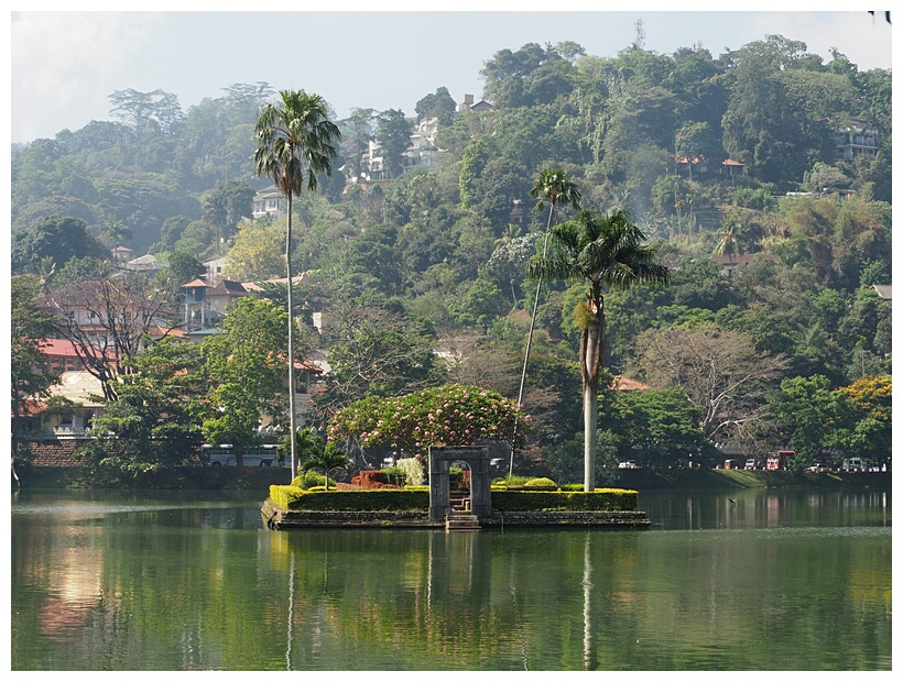 Kandy Lake