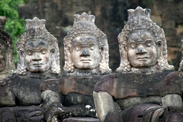 Giant Divinities