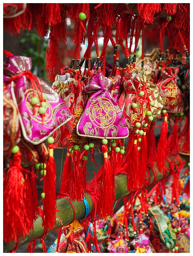 Auspicious Gifts