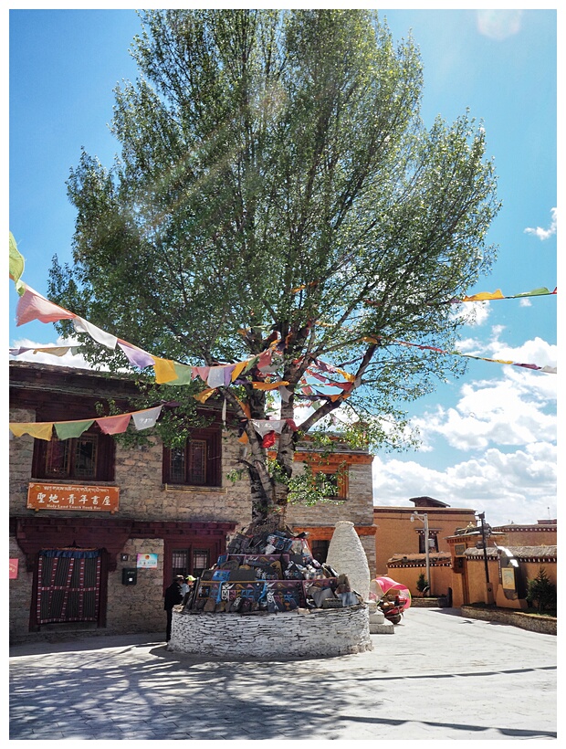 Litang Square