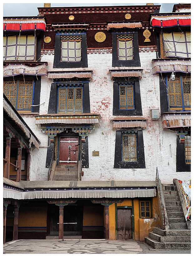 Ganden Palace