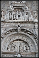 Frontn de la Portada del Museo de Santa Cruz