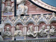 Estatuas de la Fachada