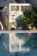 Reflejos en la piscina