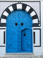 Puerta azul
