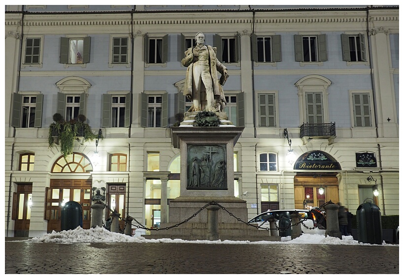 Piazza Carignano 