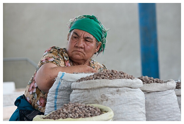 Pistachio Nuts Seller