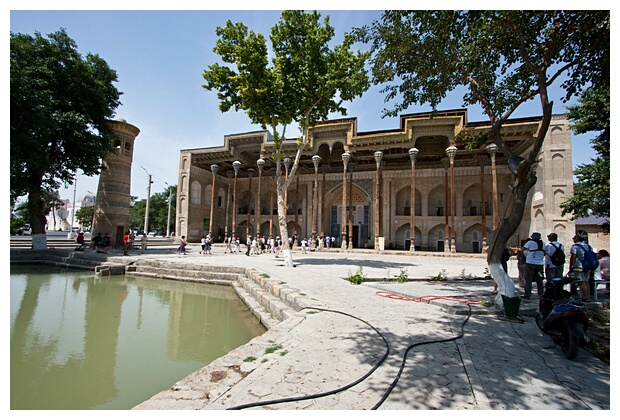 Bolo-Hauz Mosque
