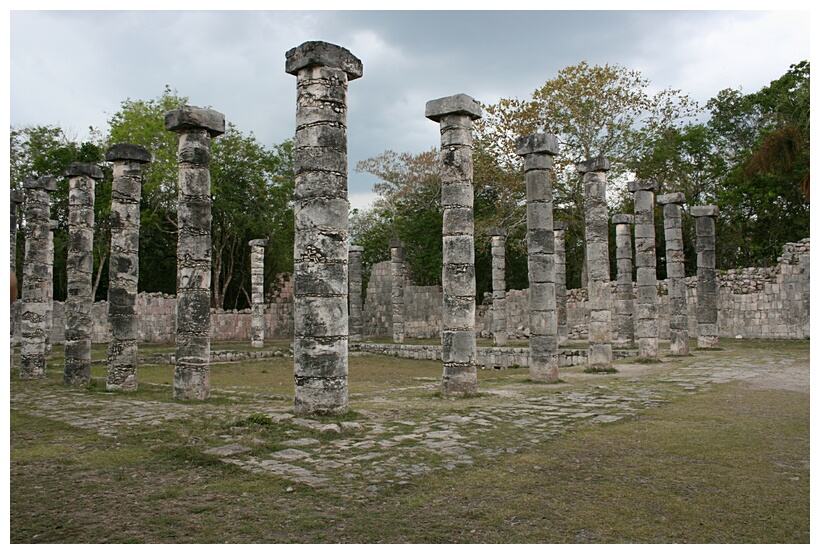 Grupo de las Mil Columnas